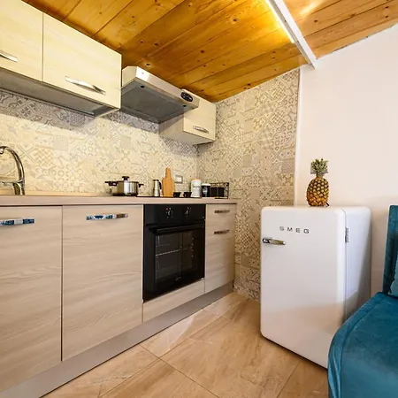 El Barrio In Bed Neapel