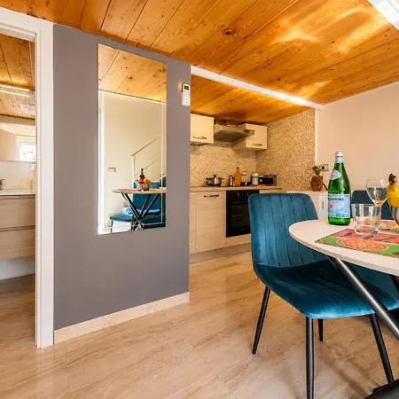 El Barrio In Bed * Neapel