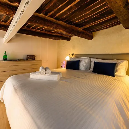 El Barrio In Bed * Neapel
